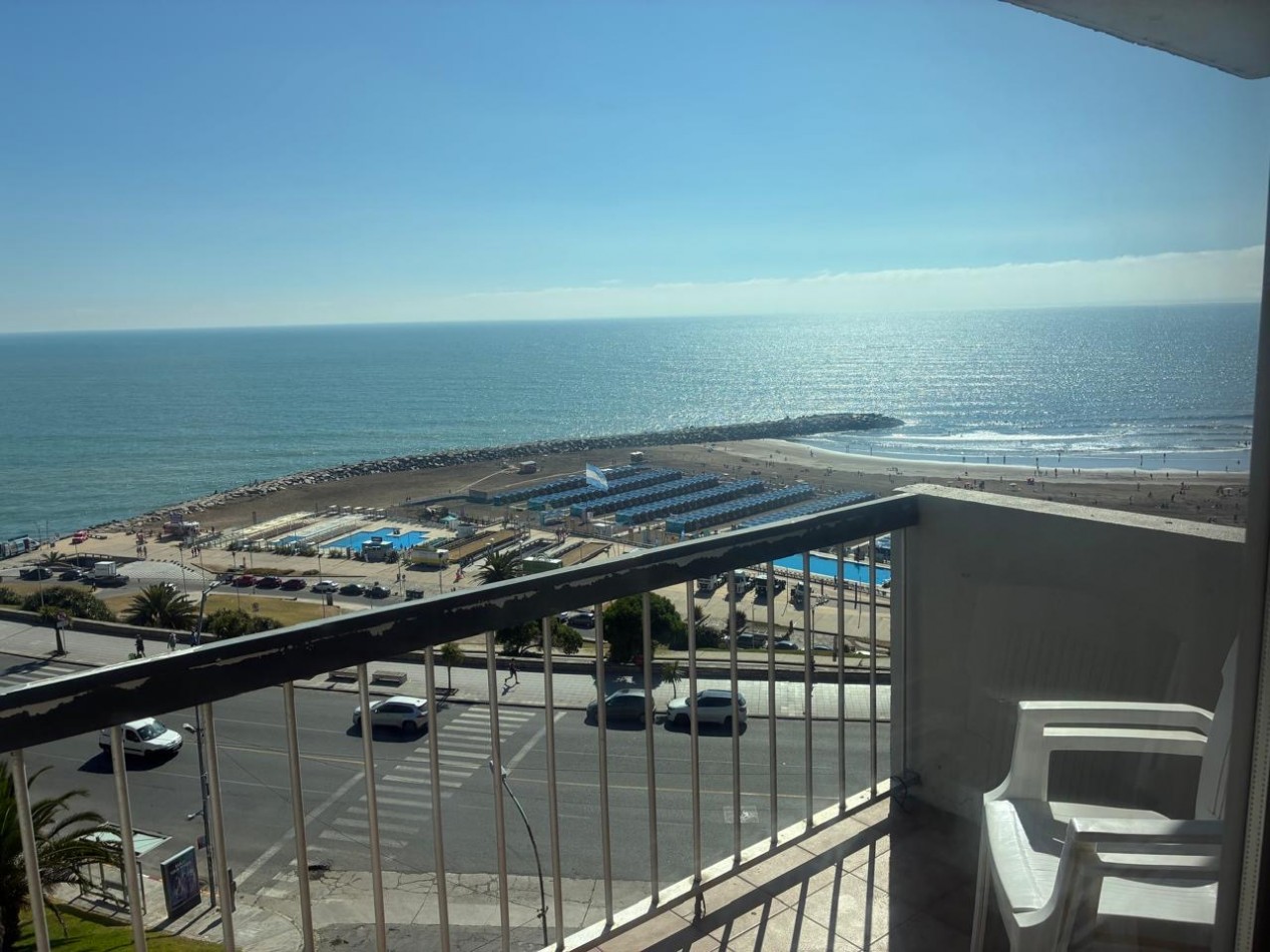 TRES AMBIENTES. VISTA AL MAR.COCHERA. VARESE