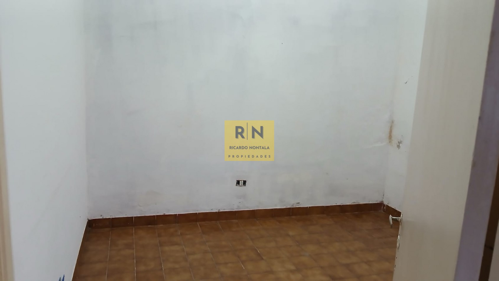 PH POR PASILLO. TRES AMBIENTES CON COCHERA