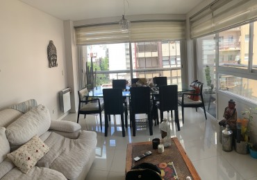 TRES AMBIENTES, LA PERLA. FRENTE
