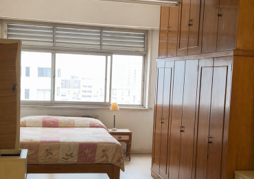 AMBIENTE, MUY AMPLIO. LUMINOSO